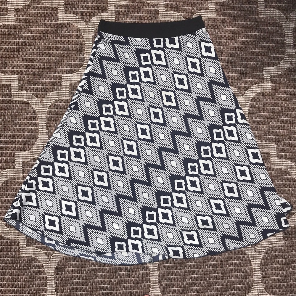LARIS skirt.